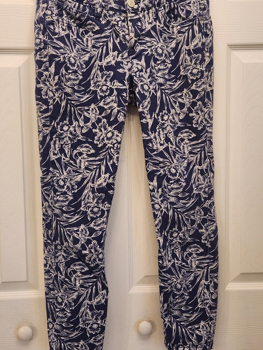 Tommy Bahama Women’s Navy Floral Print Jeans Skinny Ankle